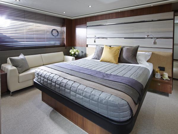 Princess S72 Sportbridge de Princess Yachts 